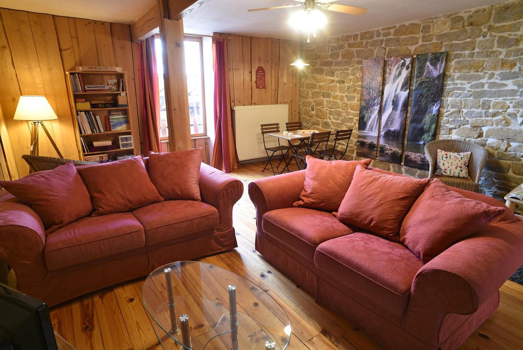 Le Douglas, Vignoble Et Reculees Du Jura - Avec Sauna *